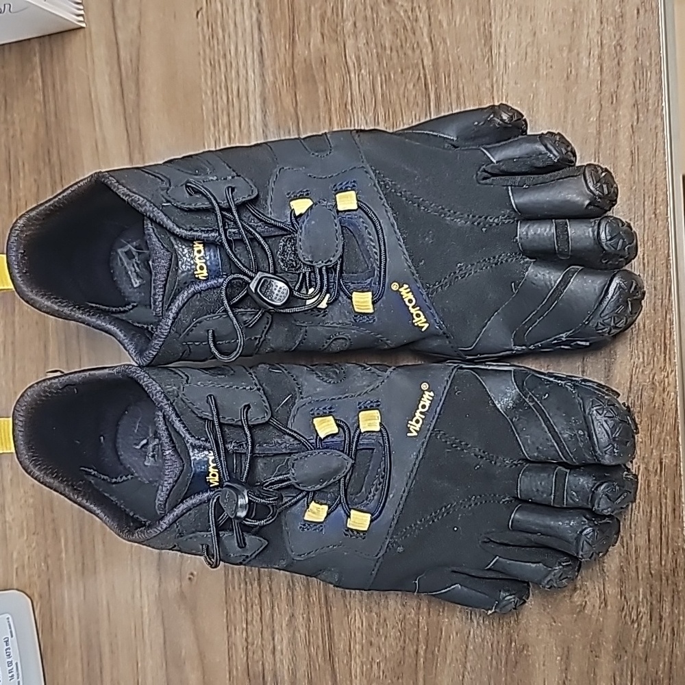 Vibram toe shoes